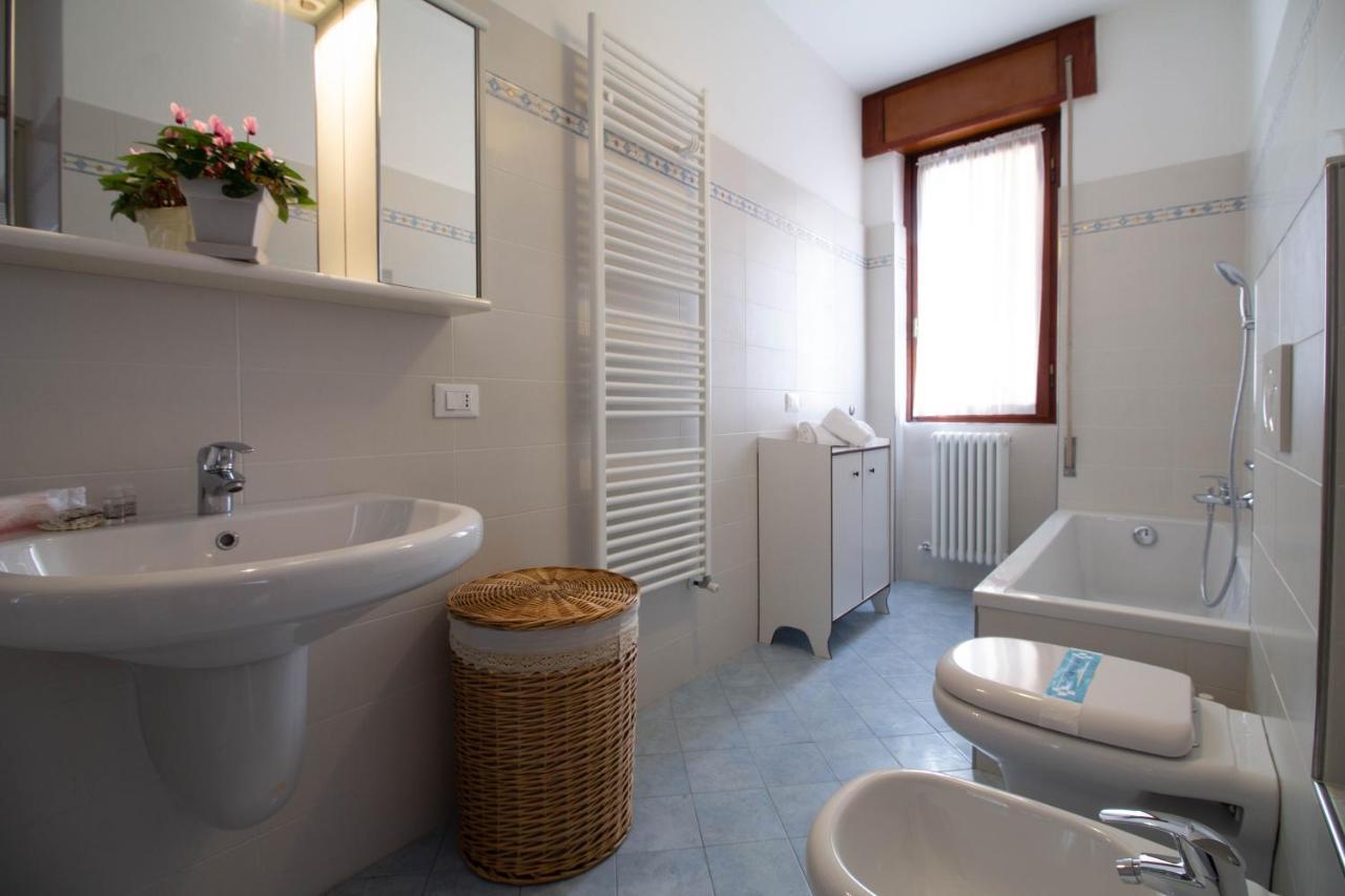 Mamma Ciccia Holiday Home - Lake Front Apartment Mandello del Lario Exterior photo