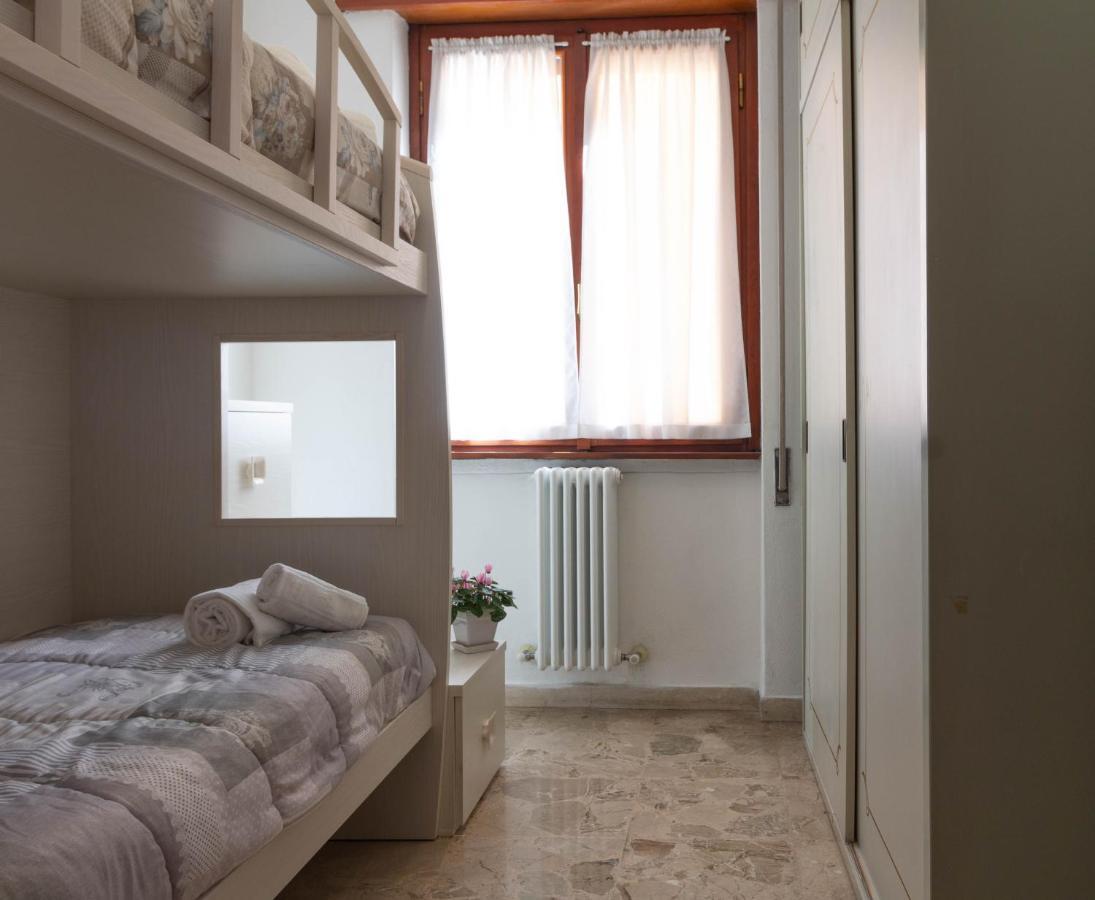 Mamma Ciccia Holiday Home - Lake Front Apartment Mandello del Lario Exterior photo
