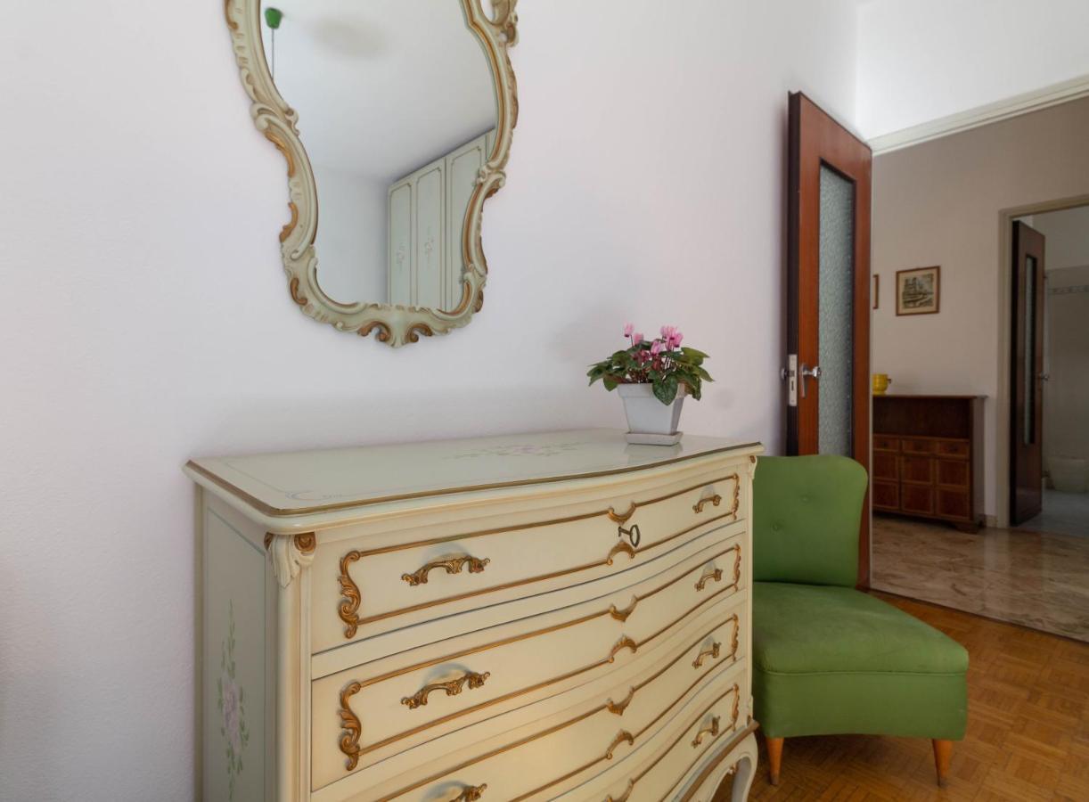 Mamma Ciccia Holiday Home - Lake Front Apartment Mandello del Lario Exterior photo